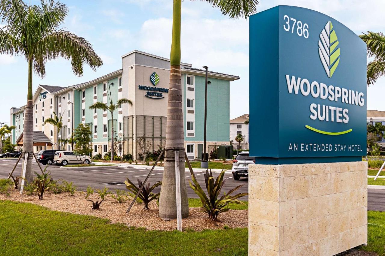 Woodspring Suites North Naples Exterior foto