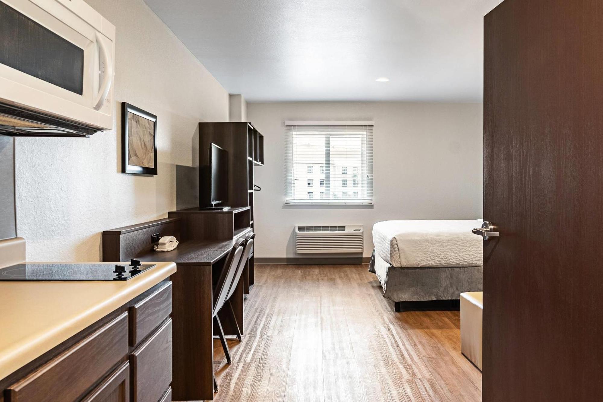 Woodspring Suites Naples Golden Gate Exterior foto